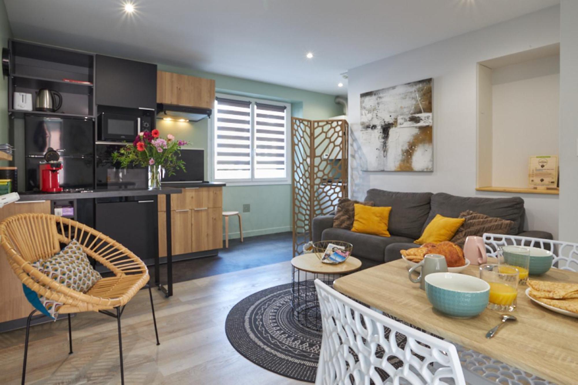 Centre Ville A Pied Appt Avec Sauna, Linge, Wifi, Stationnement Gratuit วานส์ ภายนอก รูปภาพ